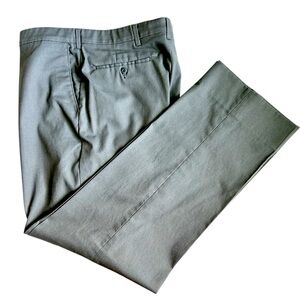 Men’s Haggar Magic Stretch Pleated Dark Gray Dress Pants Size 36 x 34 EUC